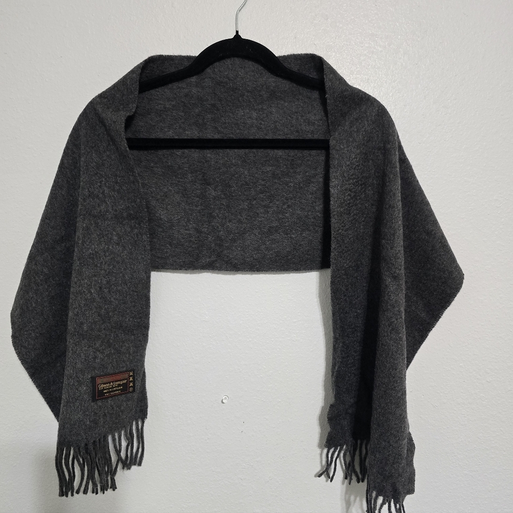 100% Cashmere Gibson & Lumgair Scarf